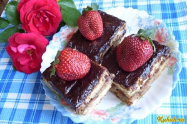 бисквитное, пирожное, ягодка