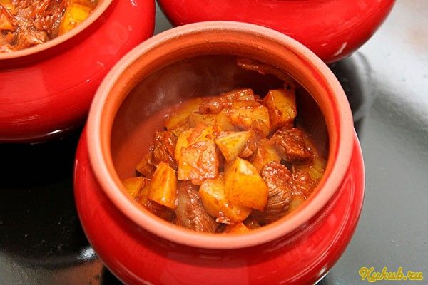 мясо, горшочках