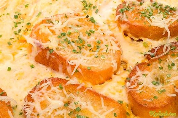 омлет, грюйером