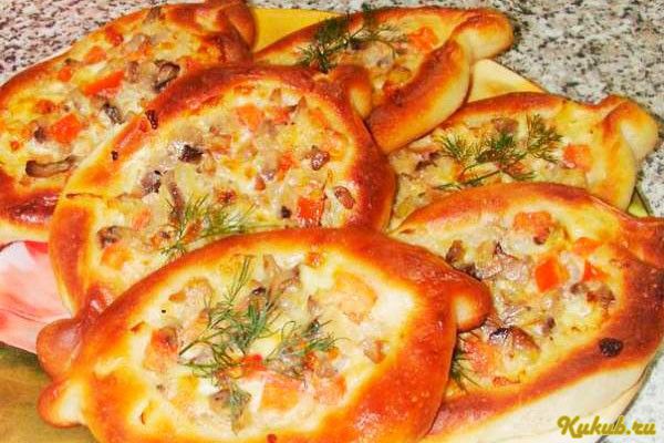 пирожки-лодочки, грибной, начинкой
