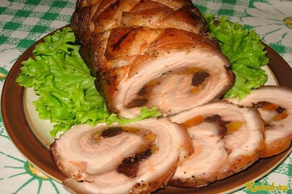 рулет, грудинки, сухофруктами