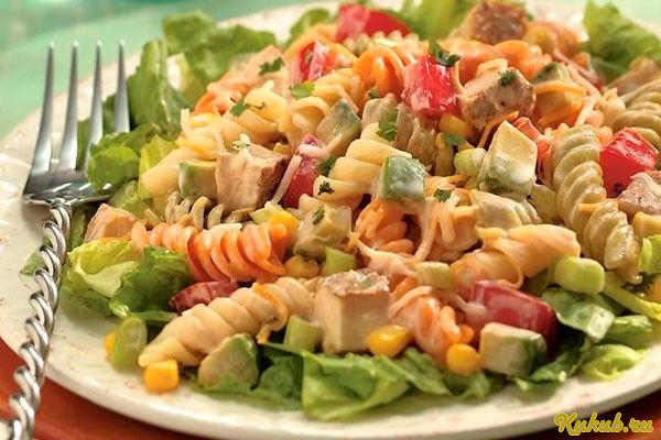 салат, спагетти, курицей