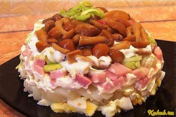 салат, ветчиной