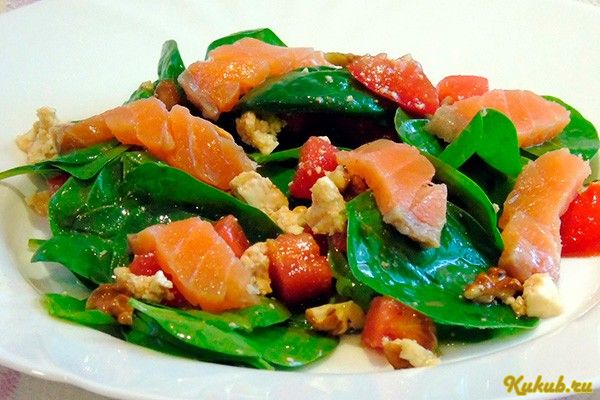 салат, шпинатом, лососем