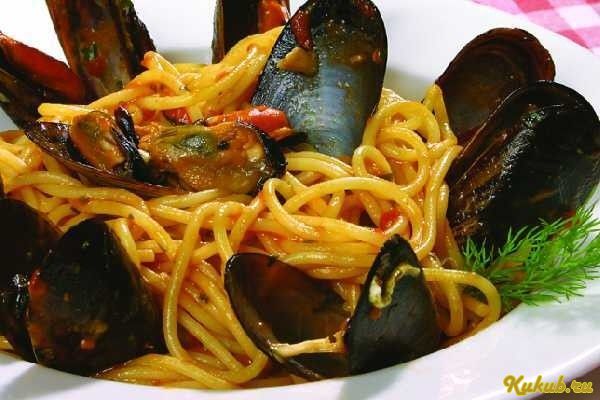 спагетти, мидиями, винном спагетти, мидиями, винном