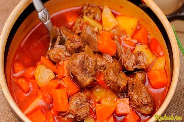 суп-гуляш, говядины, картофелем, жир, лапша