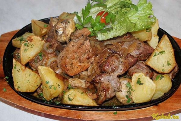 свинина, грибами