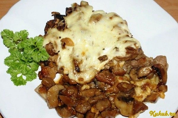 свинина, грибами