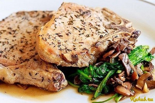свинина, рукколой, грибами