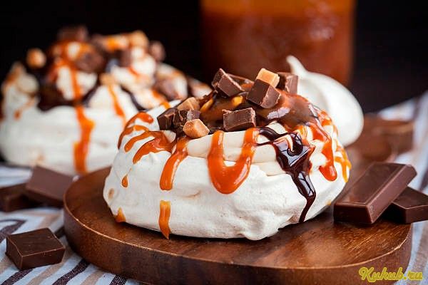 торт-безе, карамелью, жир, кофе