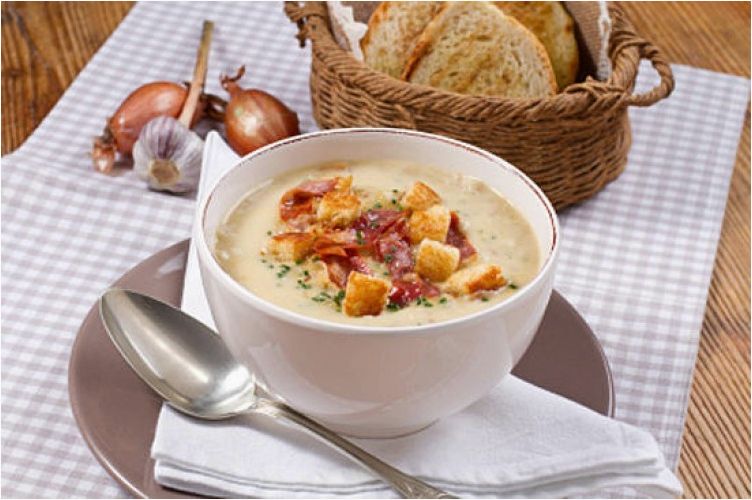 Легкий сырный суп с гренками для детского меню